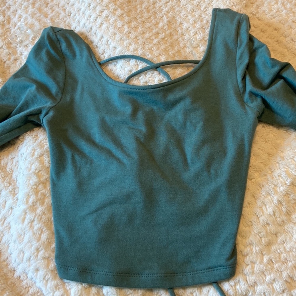 Long sleeve crop top